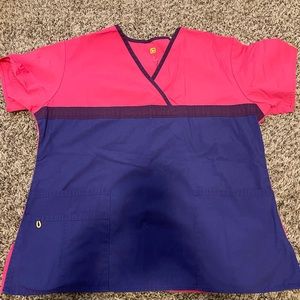 Wonder Wink scrub Top